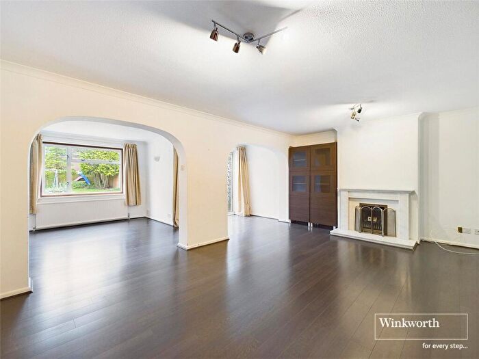 4 Bedroom Semi-Detached House To Rent In Venetia Close, Emmer Green, Reading, Berkshire, RG4
