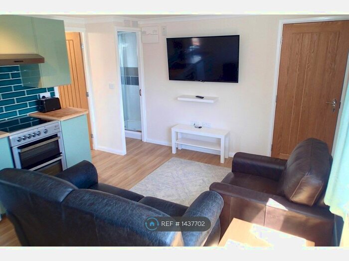 1 Bedroom Flat To Rent In Euclid Street, Swindon, SN1
