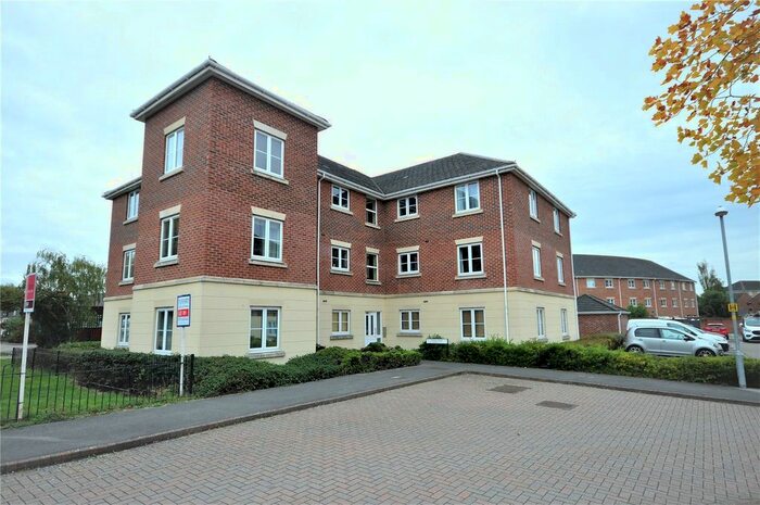 2 Bedroom Flat To Rent In Triton House, Swan Close, Swindon, Wiltshire, SN3