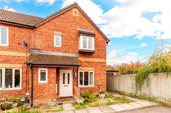 2 Bedroom End Of Terrace House For Sale In Wyvern Close, Devizes, Wiltshire, SN10