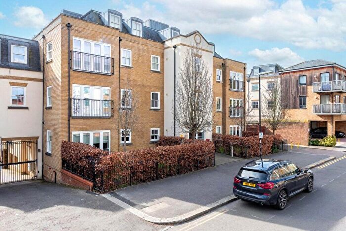 2 Bedroom Apartment To Rent In The Parade, Epsom, Surrey, KT18