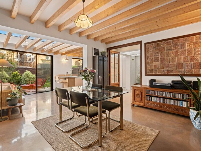 3 Bedroom Semi Detached House For Sale In Wellesley Road, London, E17