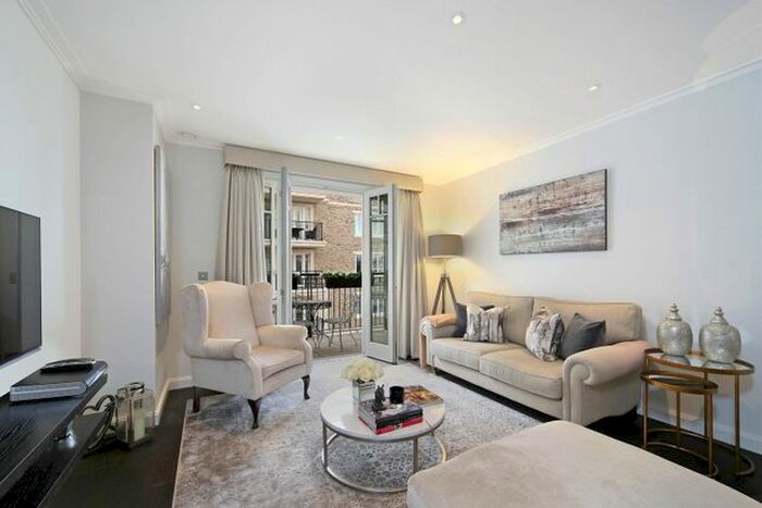 2 Bedroom Flat To Rent In Higham House East, Carnwath Road, London, SW6