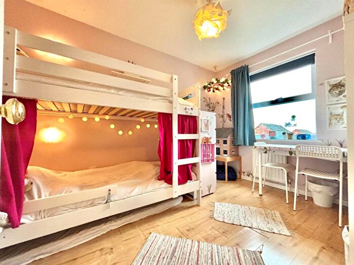 2 Bedroom End Of Terrace House For Sale In Chestnut Square, Leamington Spa, CV32