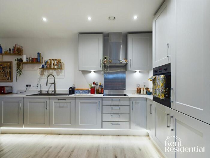 1 Bedroom Apartment For Sale In Mill Wood, Claribel Court Mill Wood, ME14