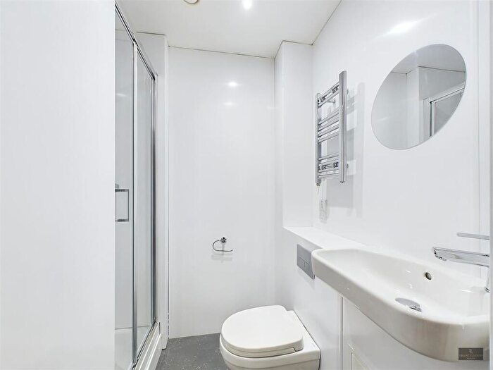 3 Bedroom Flat To Rent In New North Road, Exeter, EX4