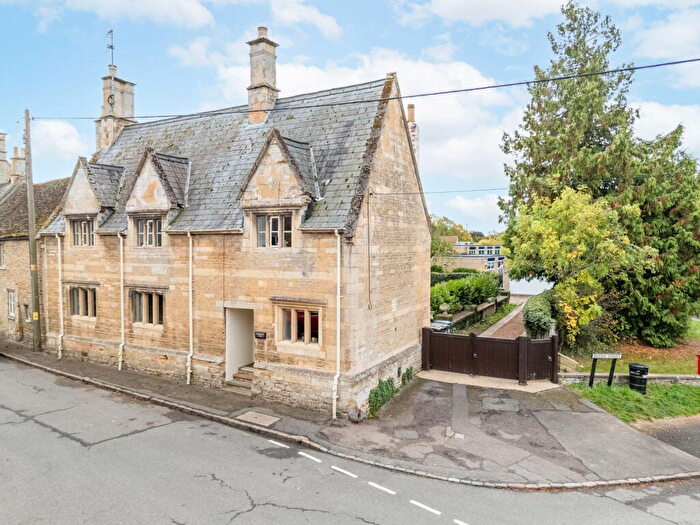 3 Bedroom Semi-Detached House For Sale In High Street, Brigstock, NN14