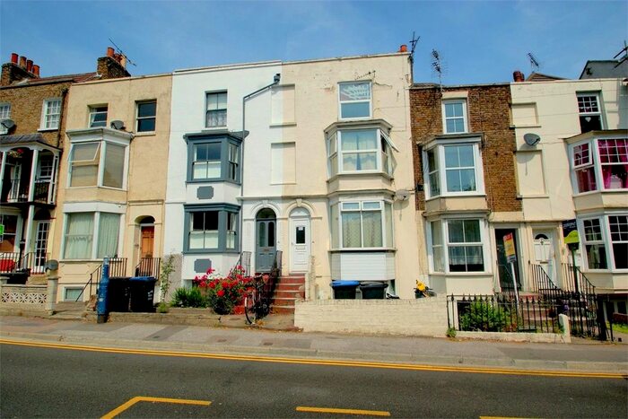 1 Bedroom Flat To Rent In West Cliff Road, Ramsgate CT11