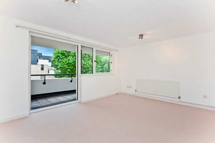 3 Bedroom Flat To Rent In Ericcson Close, Wandsworth, SW18