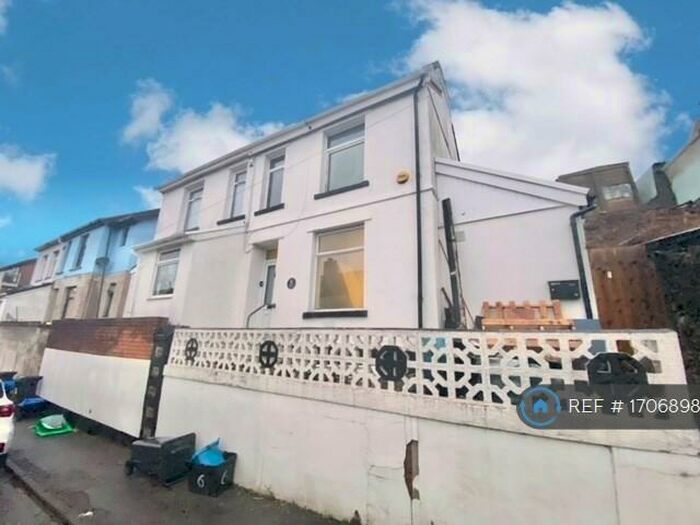 2 Bedroom Terraced House To Rent In Spencer Place, Treharris, CF46