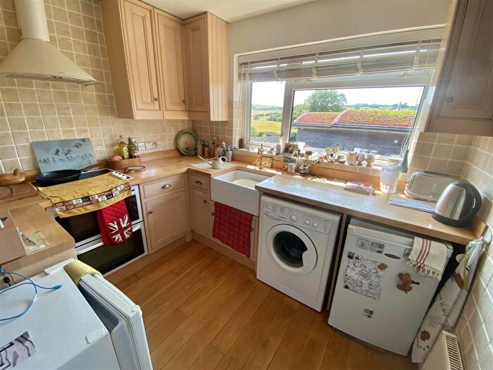 3 Bedroom Apartment For Sale In West Bay Road, Bridport, DT6