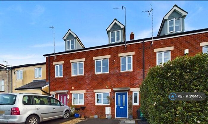 4 Bedroom Terraced House To Rent In Laburnum Walk, Stonehouse, GL10