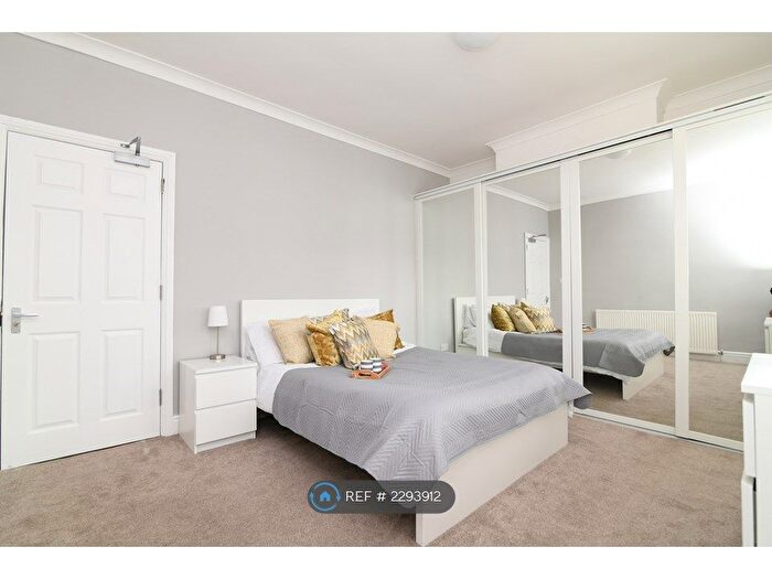 4 Bedroom Semi-Detached House To Rent In Poplar Road, Birmingham, B66