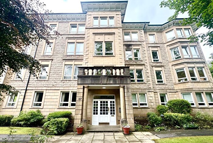 2 Bedroom Flat To Rent In Cleveden Road Flat / At, G12