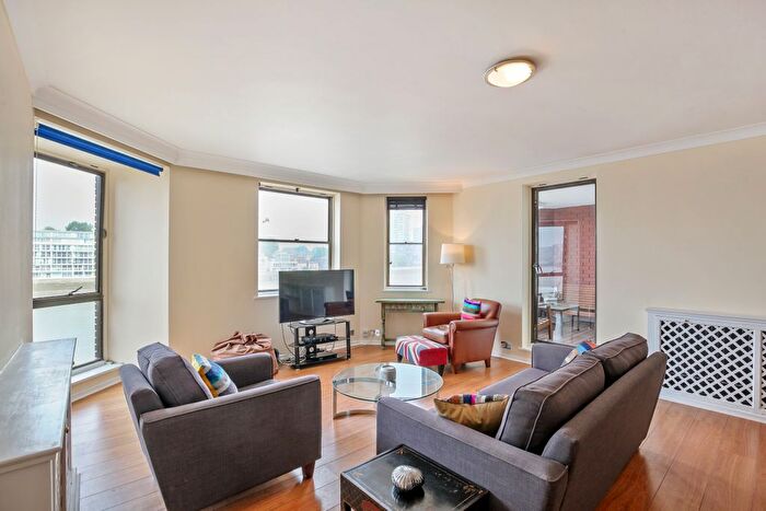 1 Bedroom Flat To Rent In Nine Elms Lane, Nine Elms, London, SW8