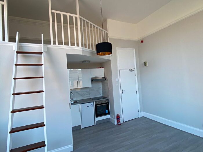 Studio To Rent In Barnsbury Road, Islington, N1