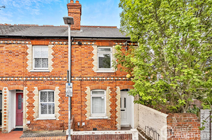 2 Bedroom End Of Terrace House For Sale In Norton Road, Reading, RG1