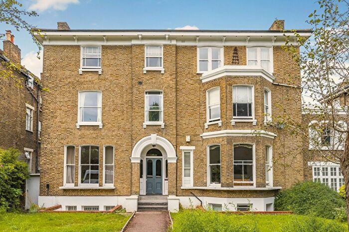 2 Bedroom Flat For Sale In Wickham Road, Brockley, London, SE4