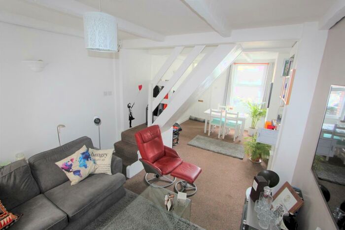 2 Bedroom Terraced House To Rent In Elmers Road, Woodside, SE25