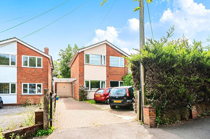 3 Bedroom Detached House For Sale In Lower New Road, West End, Southampton, Hampshire, SO30
