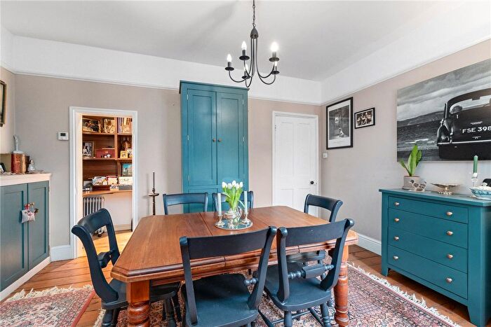 2 Bedroom Semi-Detached House For Sale In Selwyn Road, Cambridge, CB3