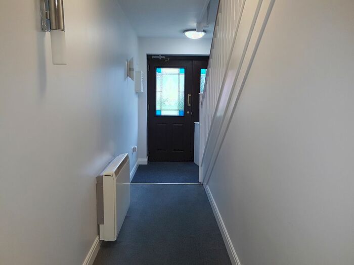 2 Bedroom Flat To Rent In Windle Court, Treeton, Rotherham, S60