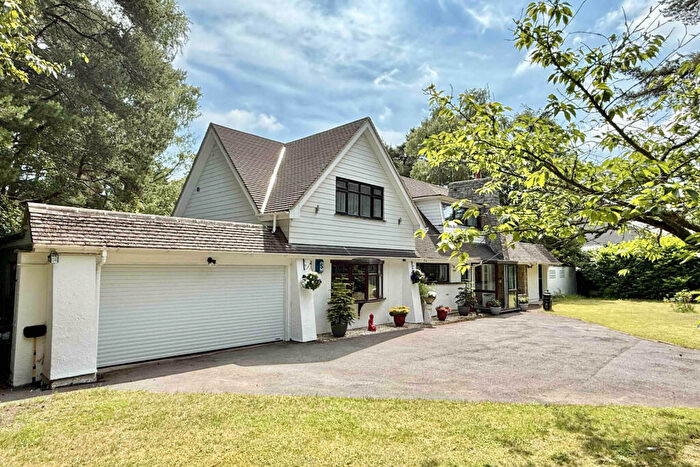 4 Bedroom Detached House For Sale In Egmont Drive, Avon Castle Ringwood, Hampshire, BH24