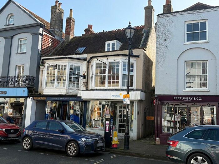 Property For Sale In High Street, Lymington, Hampshire, SO41
