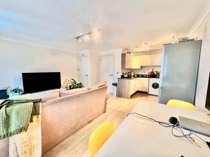 2 Bedroom Flat To Rent In Clarence Road, London, E5