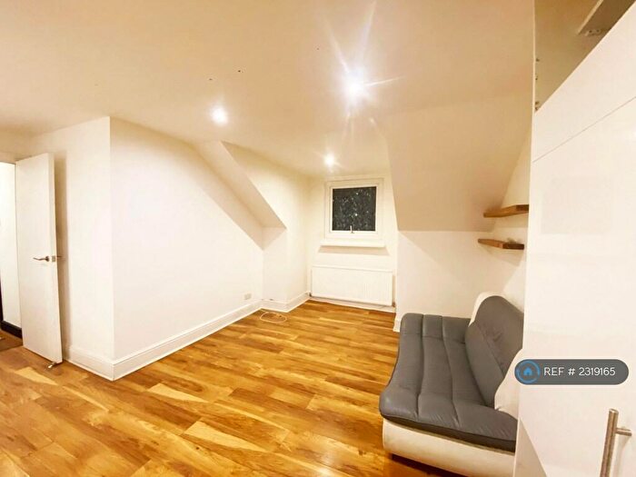 1 Bedroom Flat To Rent In Farnley Road, London, SE25