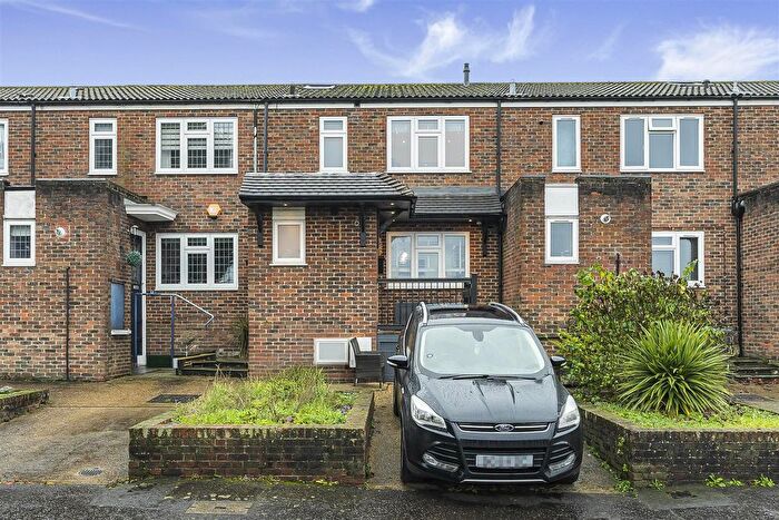 3 Bedroom Terraced House For Sale In Thatchers Close, Loughton, IG10