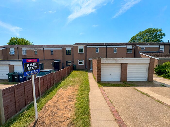 3 Bedroom Terraced House For Sale In Cranfield Drive, London, NW9