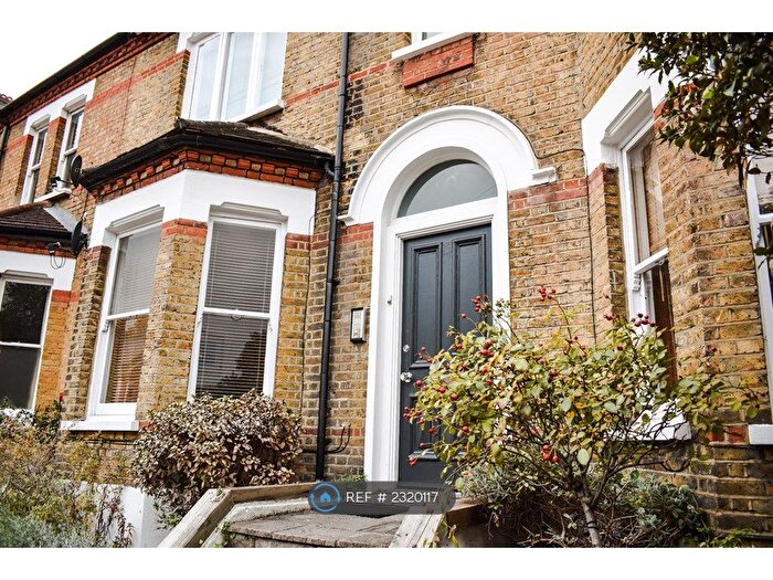 2 Bedroom Flat To Rent In Casewick Road, West Norwood, SE27