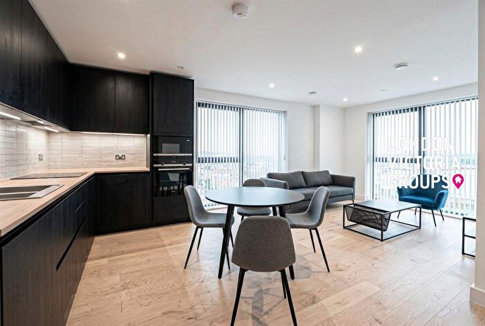 2 Bedroom Flat To Rent In Hawksbury Heights, Hewson Way, SE17