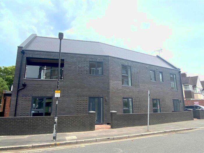 2 Bedroom Flat To Rent In Queens Quarters, Mitcham, Merton, CR4