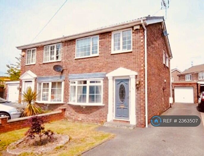 3 Bedroom Semi-Detached House To Rent In Leeds Road, Kippax, Leeds, LS25