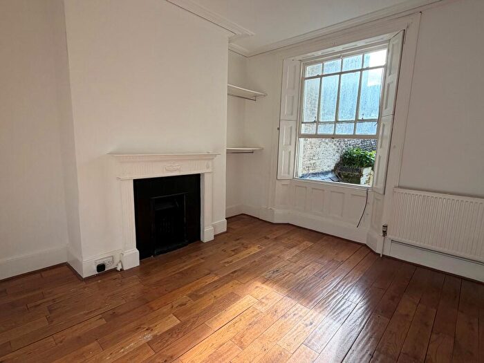 1 Bedroom Flat To Rent In London Road, Dover, CT17