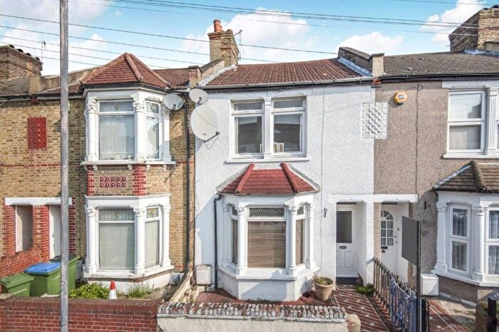 3 Bedroom Terraced House For Sale In Federation Road, London, SE2