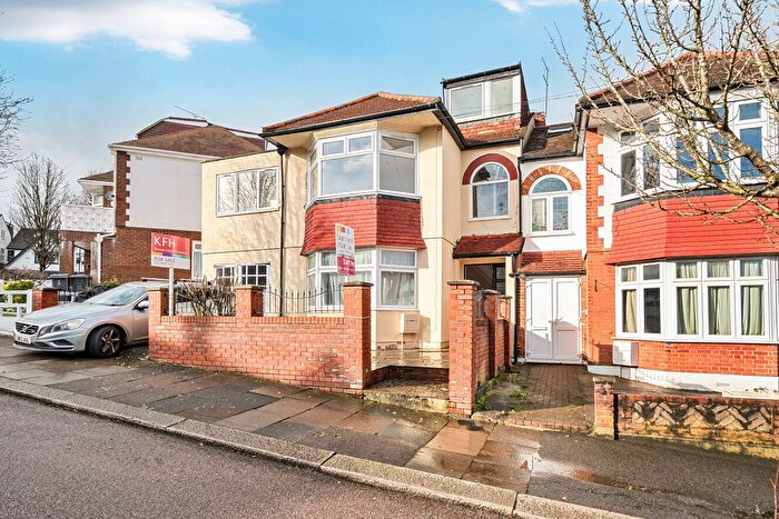 4 Bedroom Semi Detached House For Sale In Woodfield Way, London, N11