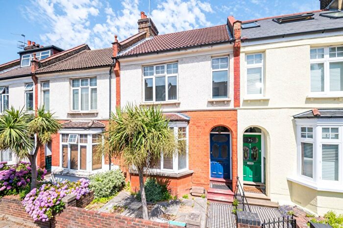 3 Bedroom Terraced House For Sale In Boyne Road, London, SE13