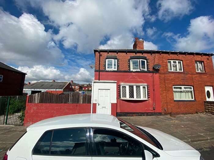 3 Bedroom Semi-Detached House To Rent In Glensdale Street, Leeds, LS9