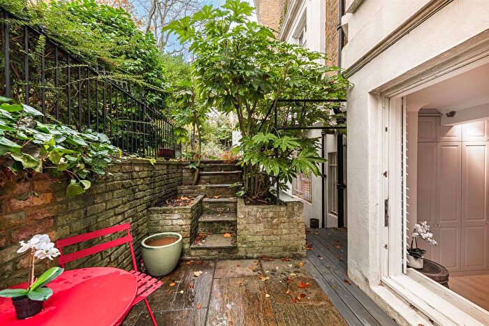 2 Bedroom Flat For Sale In Gledhow Gardens, London, SW5