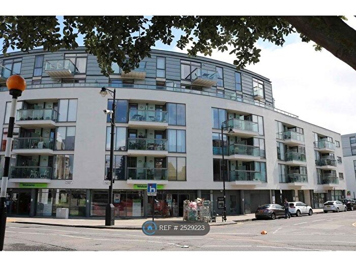 1 Bedroom Flat To Rent In Packington Street, London, N1