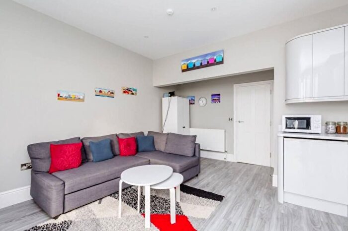 1 Bedroom Flat To Rent In Kings Road, Brighton, BN1