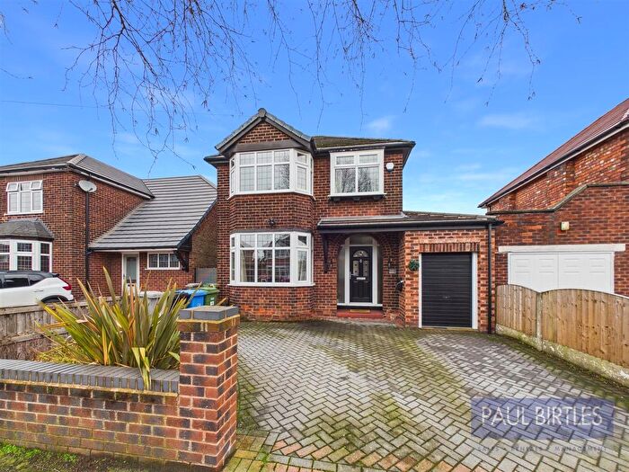3 Bedroom Detached House For Sale In Ullswater Road, Flixton, Trafford, M41