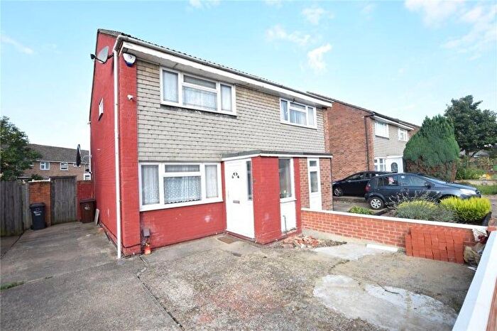 2 Bedroom Terraced House To Rent In Padnall Road, Romford, RM6