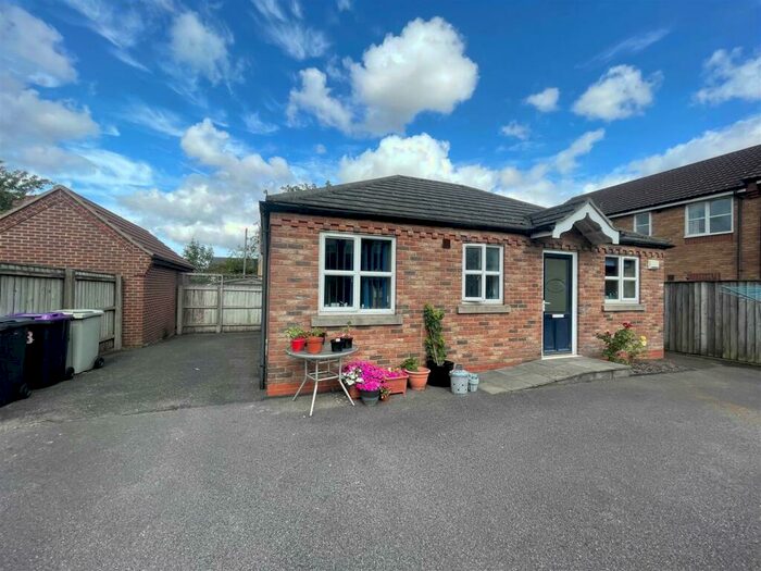 2 Bedroom Detached Bungalow To Rent In North Holme Road, Louth, LN11