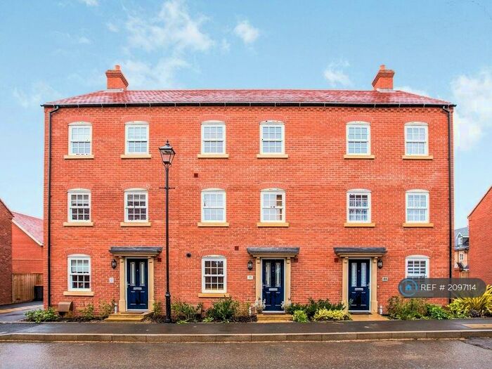 6 Bedroom Terraced House To Rent In Cantley Road, Bedford, MK40