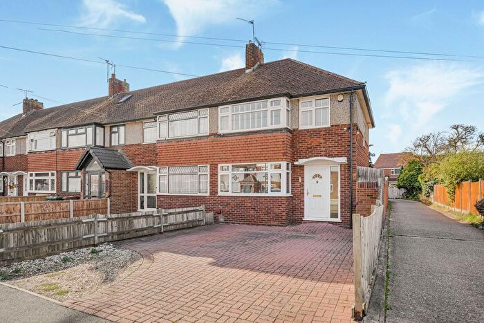 3 Bedroom End Terrace House For Sale In Hogarth Avenue, Ashford, TW15