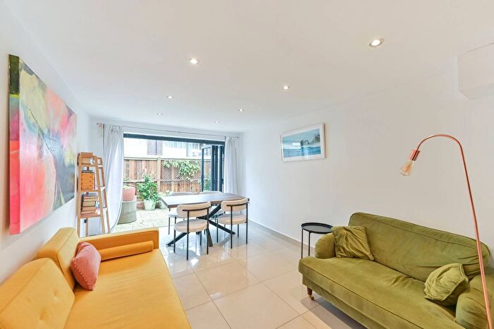4 Bedroom Terraced House For Sale In Mandela Street, Oval, London, SW9